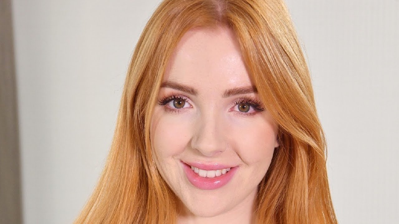 SCARLETT JONES | The beautiful STAR from the United Kingdom started in 2017