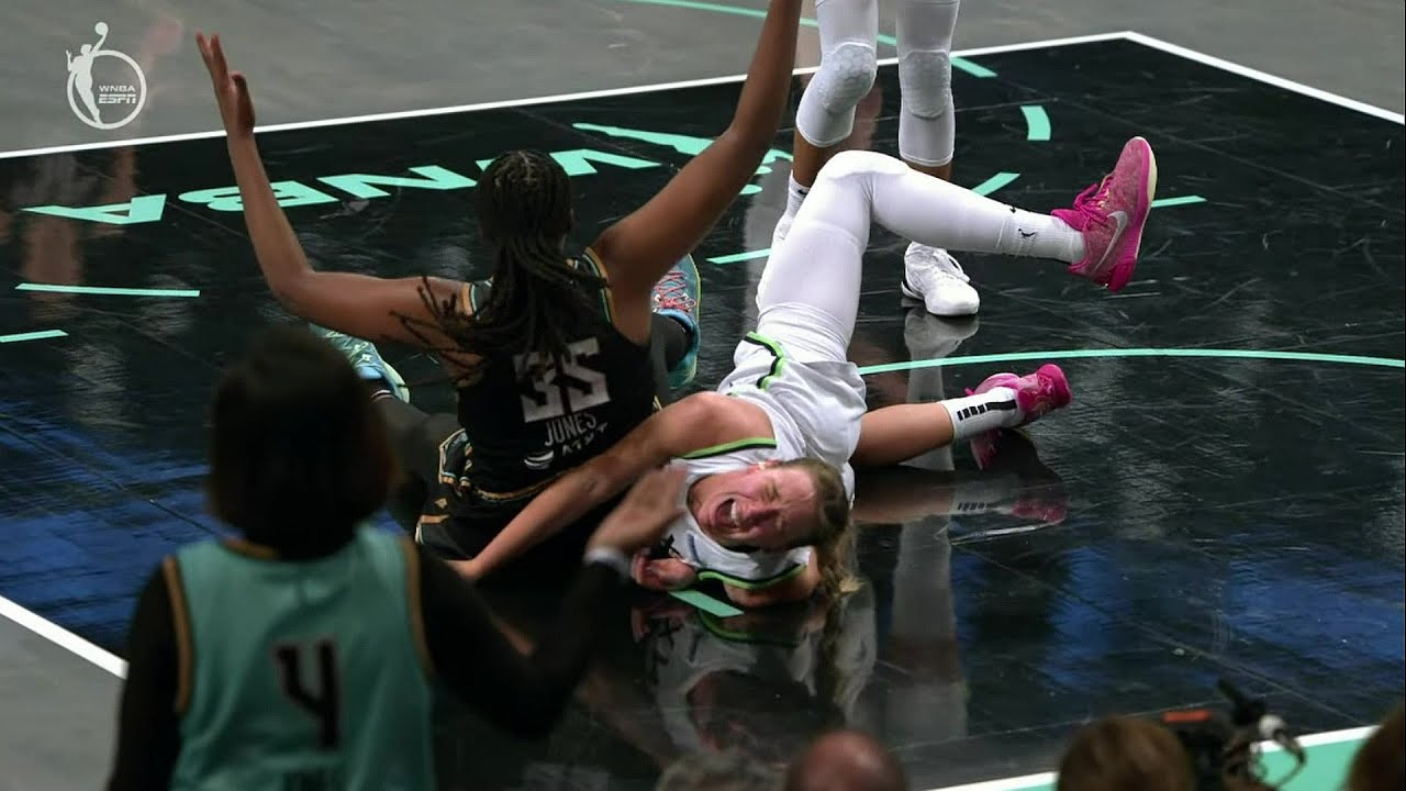 🤕 Alanna Smith INJURES BACK in 4Q of Game 5 | New York Liberty vs Minnesota Lynx, WNBA Finals