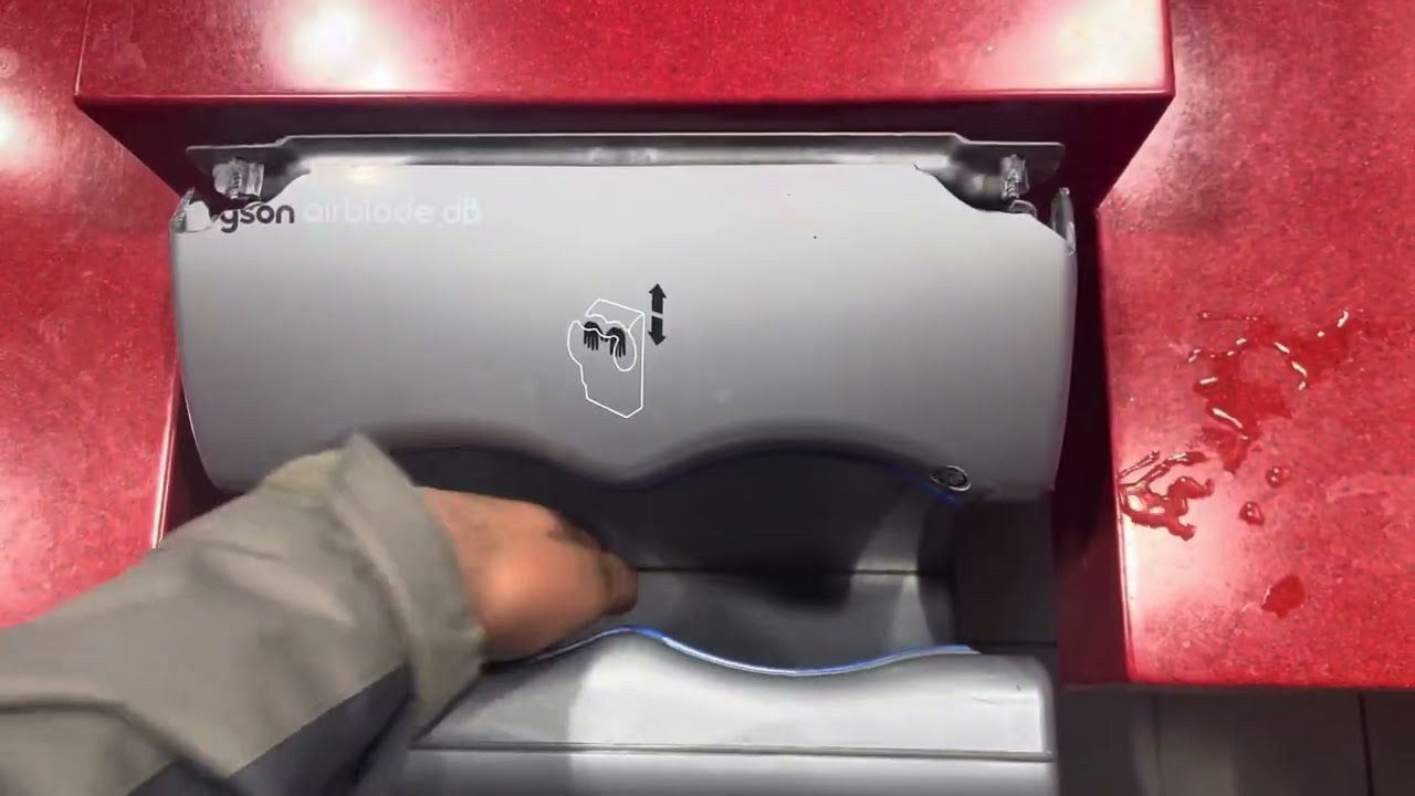 Dyson Airblade dB’s @ AMC Plainville 20, Connecticut Commons, Plainville, CT