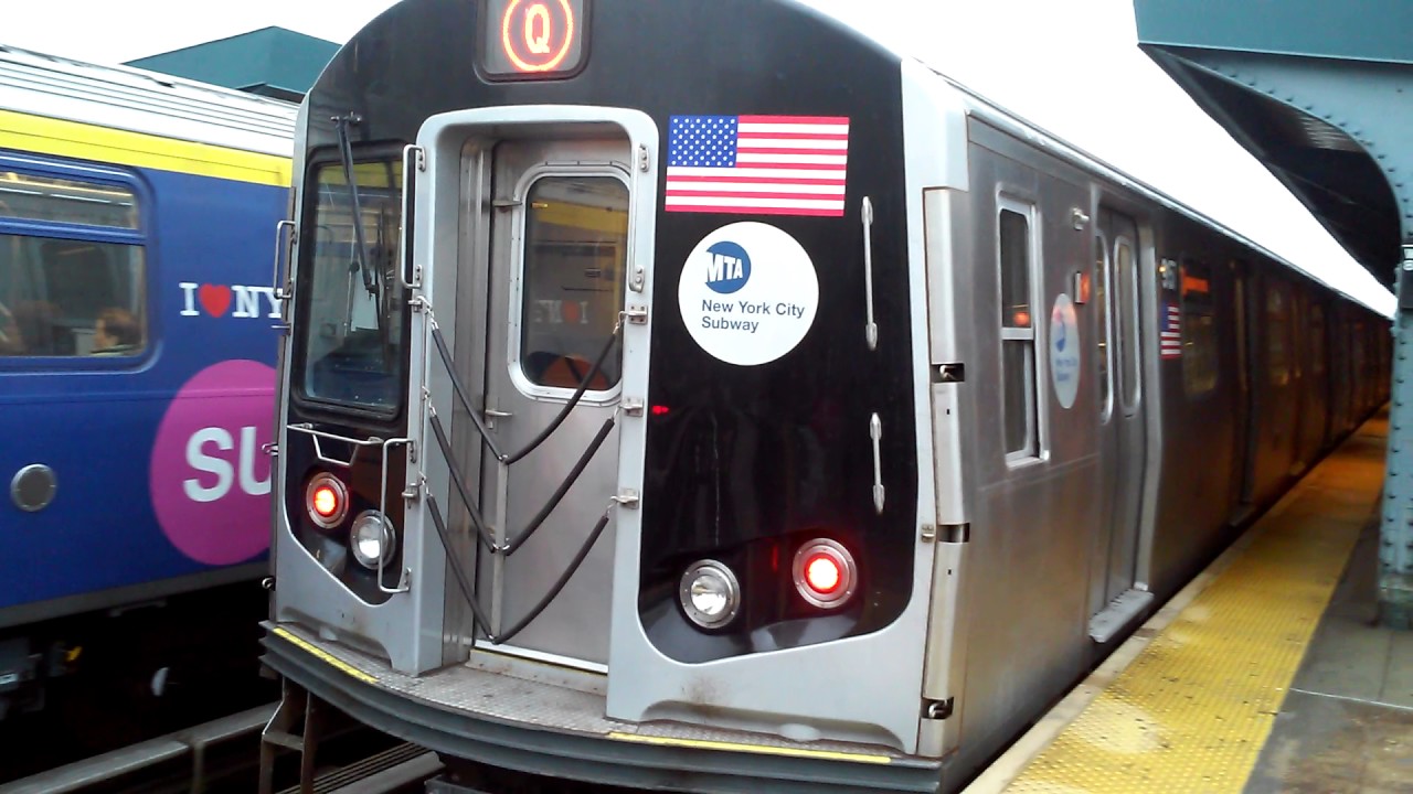 [MTA]: 96th Street / 2nd Avenue Bound R160 Siemens (Q) Train with SAS Ad Wrap @ West 8th St