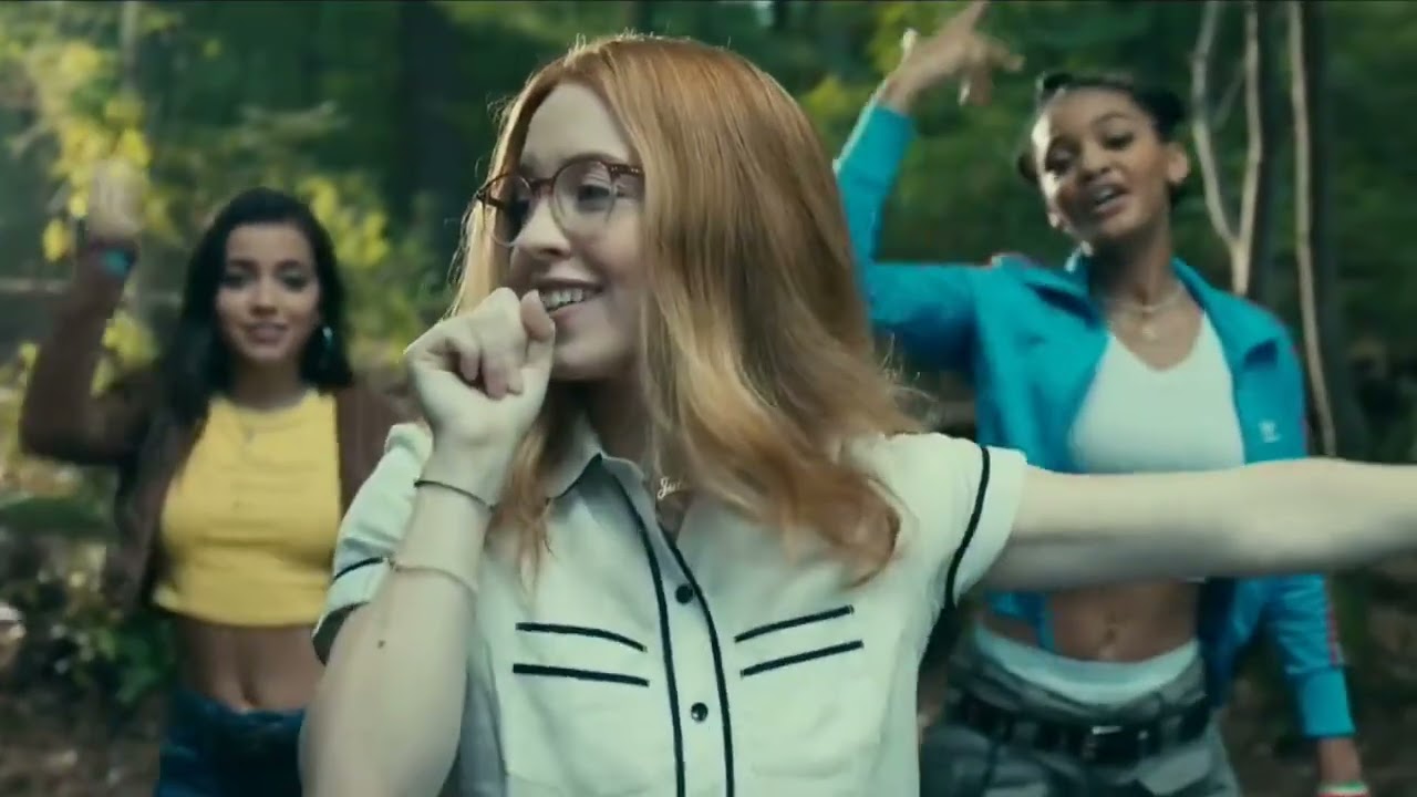 Sydney Sweeney, Celeste O'Connor and Isabela Merced in a brand new video from the set of MADAME WEB