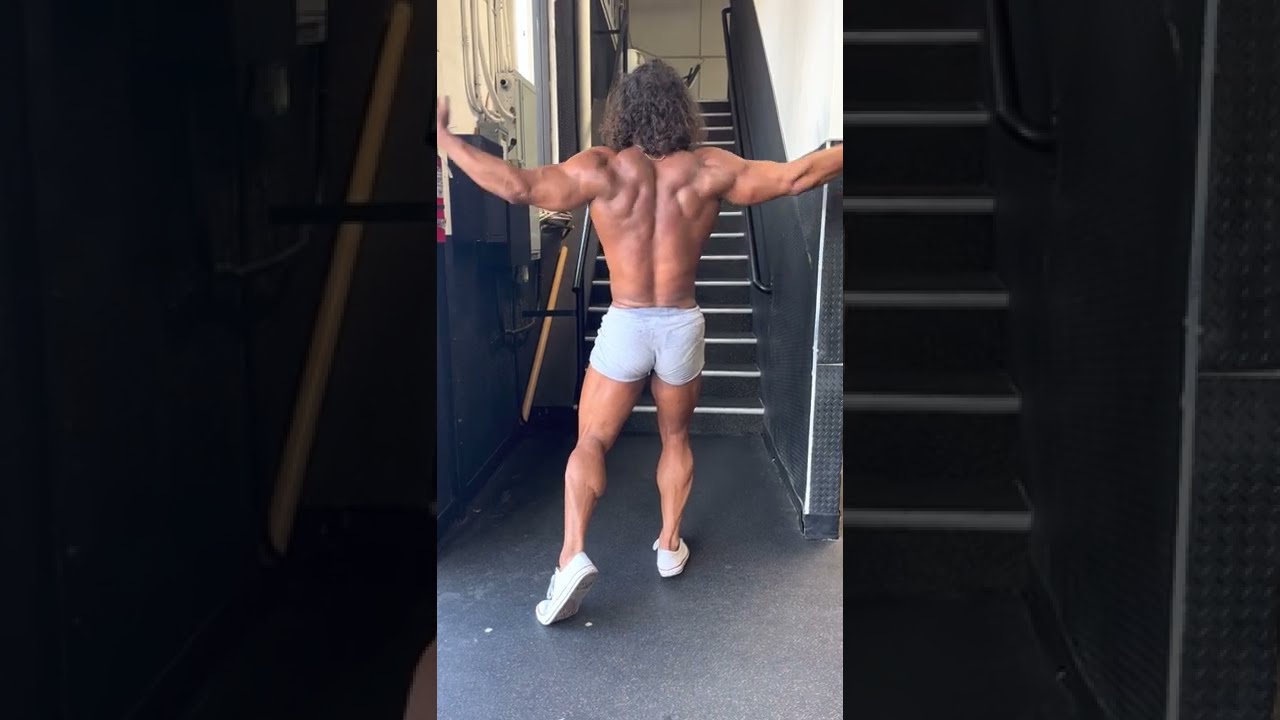 Golds Gym Venice Classic Physique Posing - Zack Palmisano