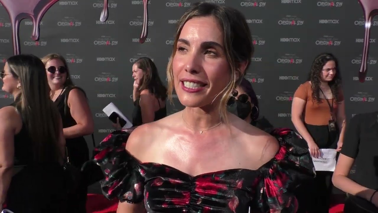 Carly Pope on Pretty Little Liars: Original Sin