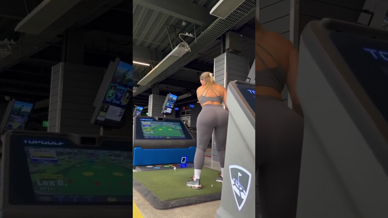 Big BOOTY is playing golf #pawg #curvy #booty #pawg #cake #leggings #bum