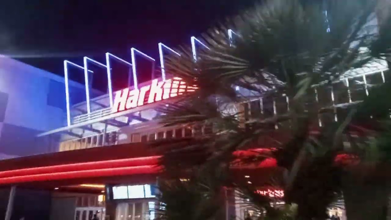 I at the Harkins Movie Theater!
