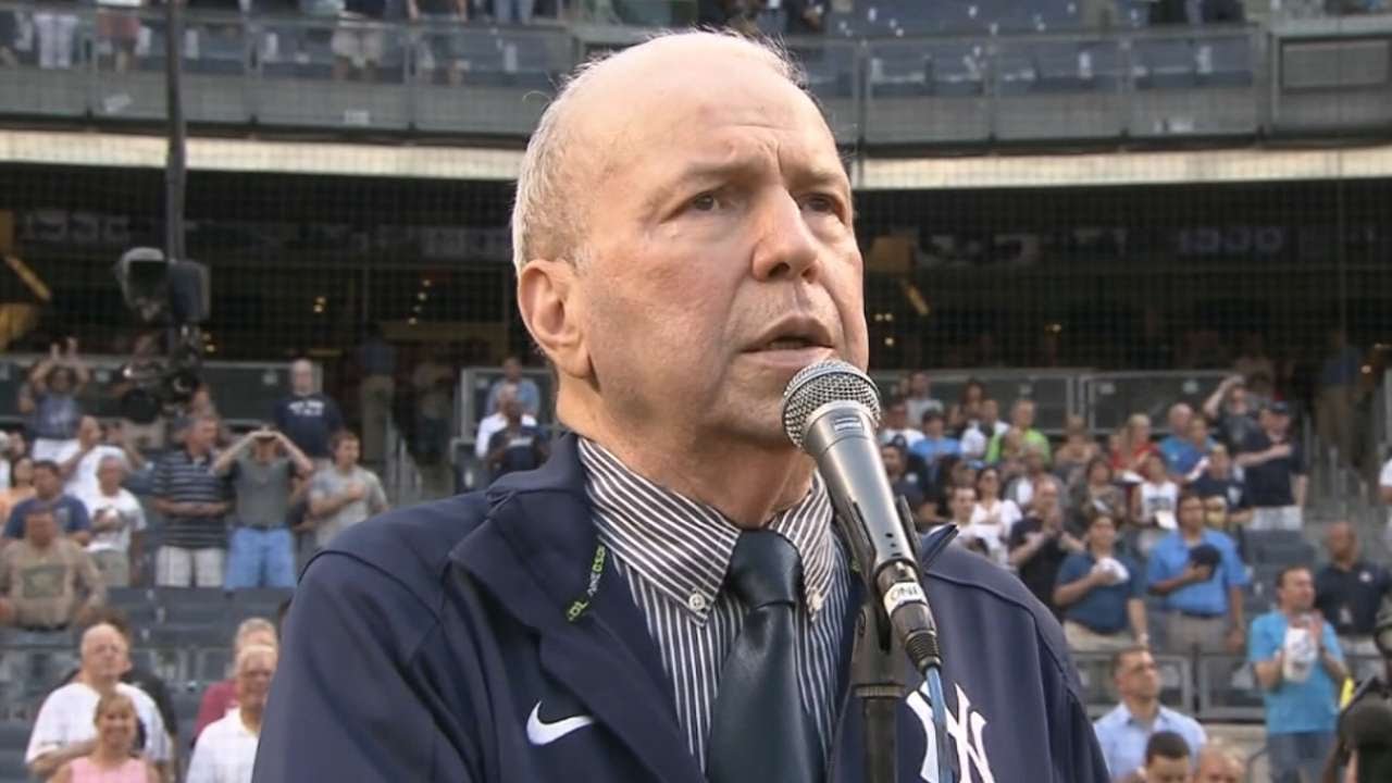 Frank Sinatra Jr. sings national anthem