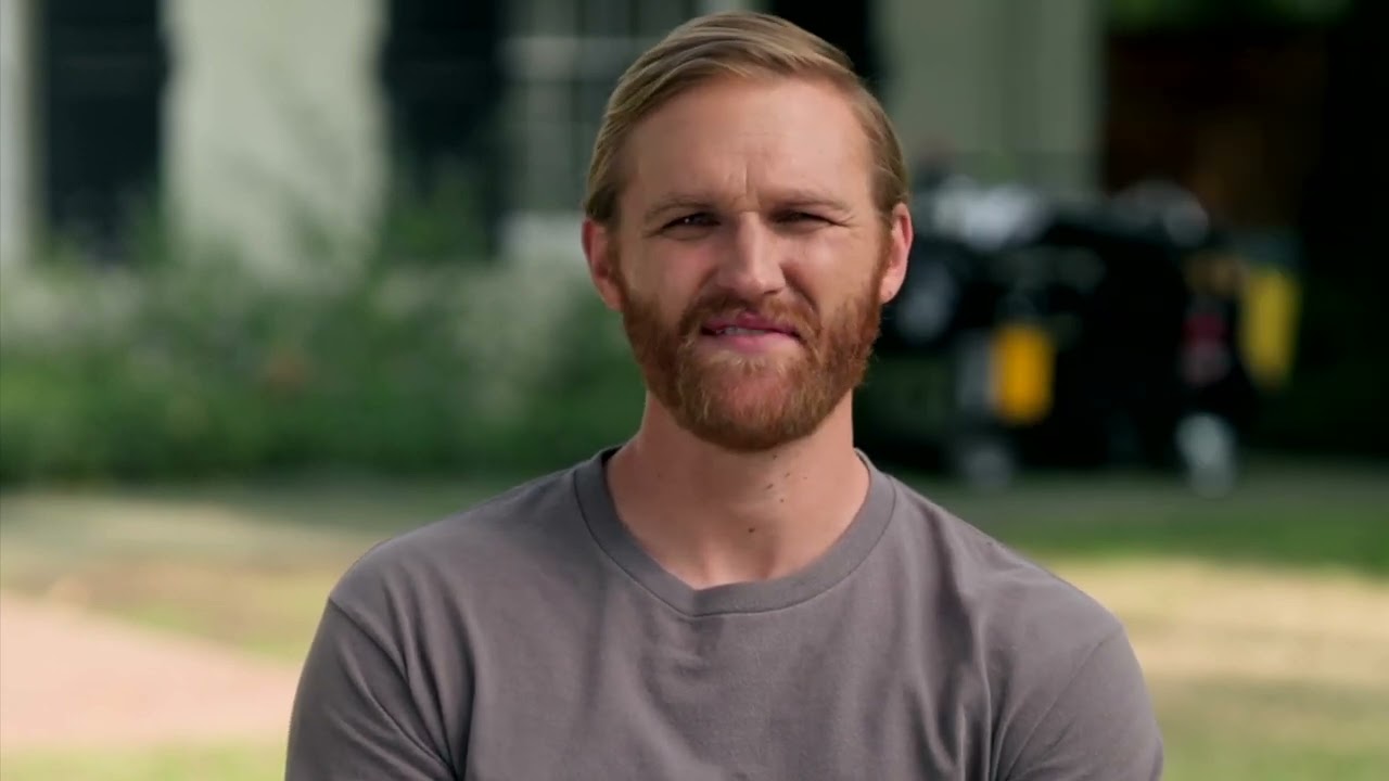 Wyatt Russell: NIGHT SWIM