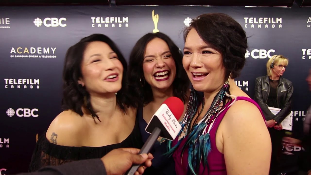 Cat w Actresses Tamara, Sarah & Jennifer Podemski at the 2019 Canadian Screen Awards