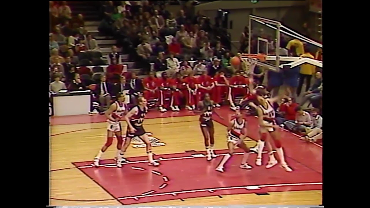 Throwback: Mychal Thompson Gets a Triple-Double vs. Denver