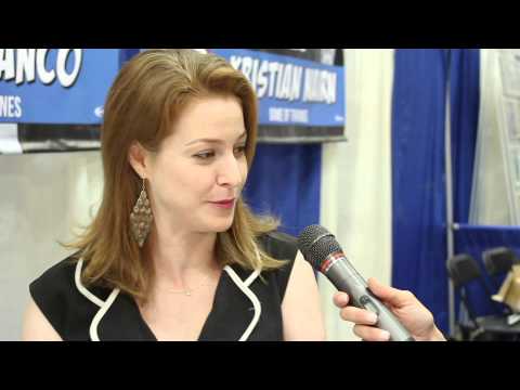 Esmé Bianco (Ros from Game of Thrones) raw interview during PopCon in Indianapolis