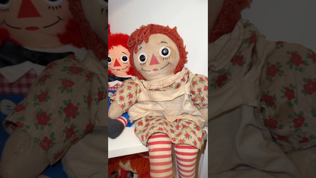 Raggedy Ann & Andy are timeless toys or do they have a deep dark secret? #anabelle #summeronshorts