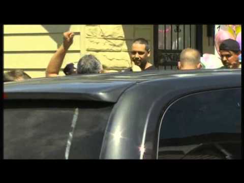 Raw: Gina DeJesus Arrives at Cleveland Home