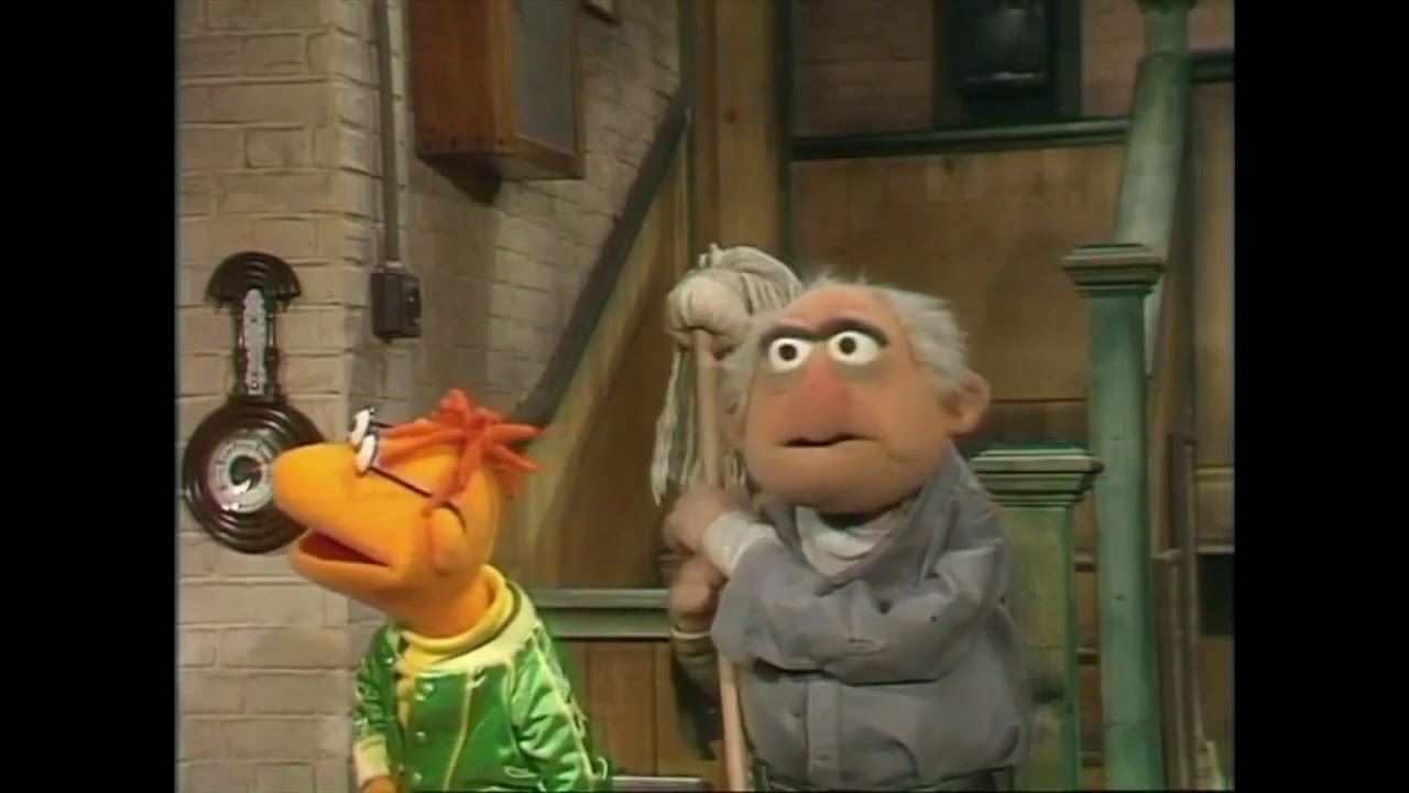 The Muppets - Scooter's Debut