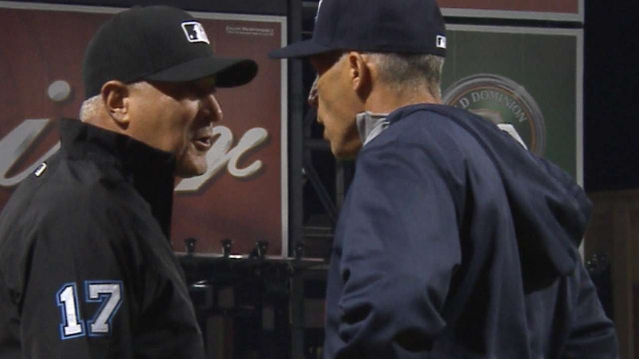 NYY@NYM: Girardi exchanges words with ump, ejected