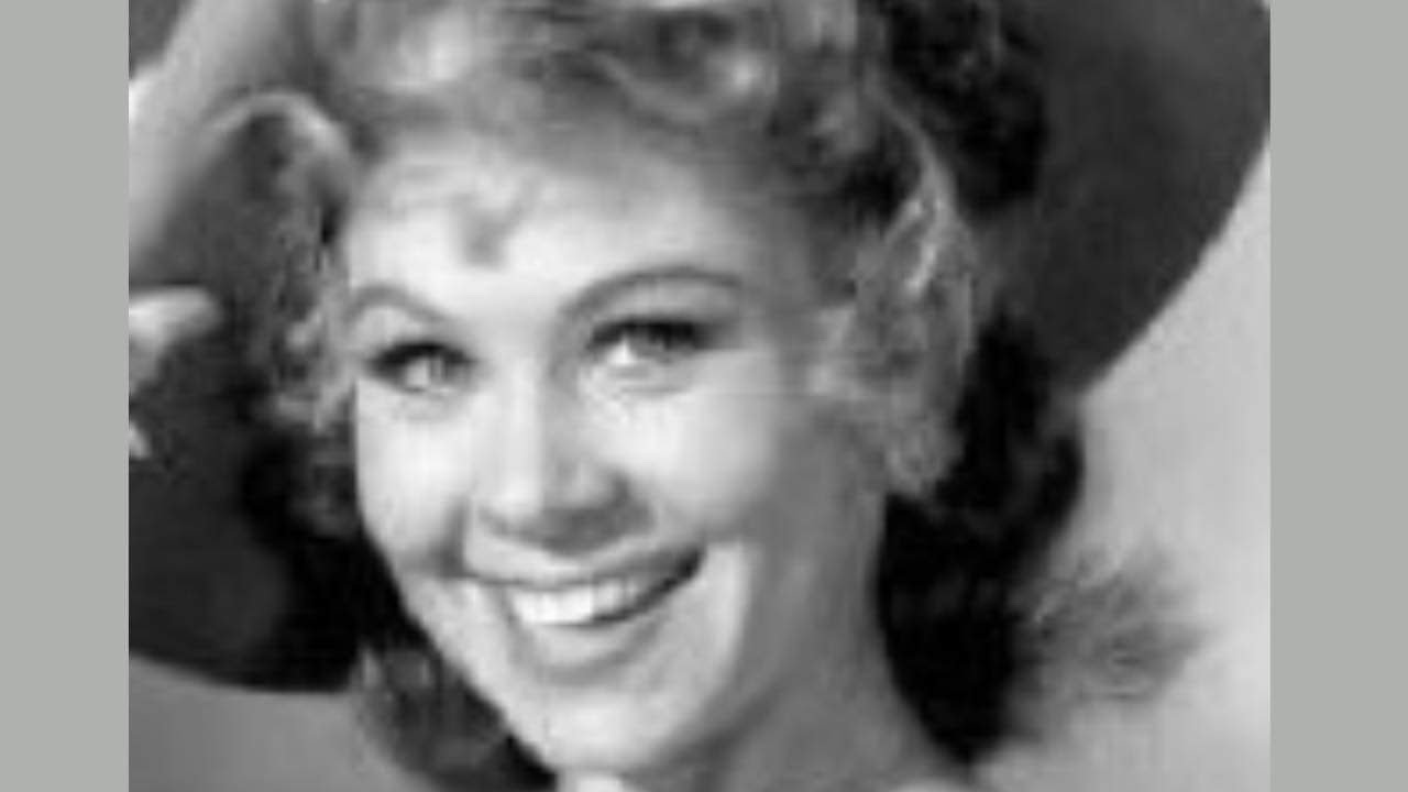 13 Sweet Photos of Sue Ann Langdon
