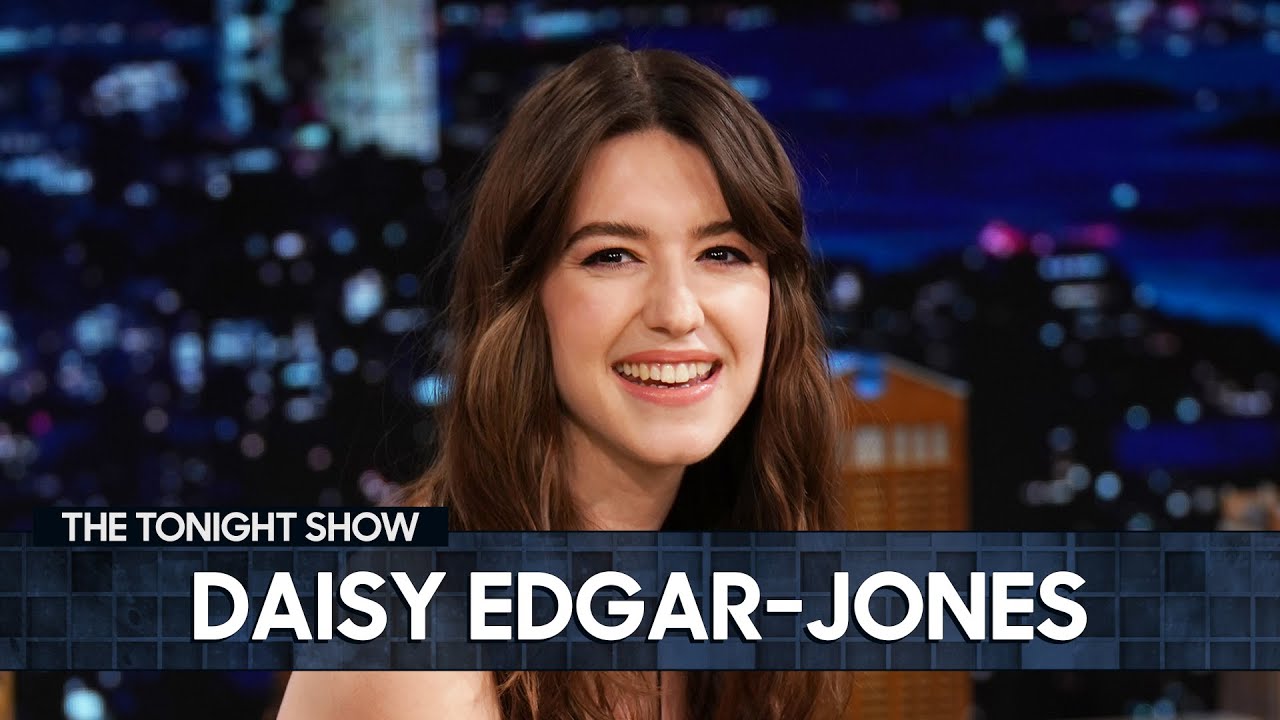 Daisy Edgar-Jones Tries Girl Scout Cookies for the First Time | The Tonight Show